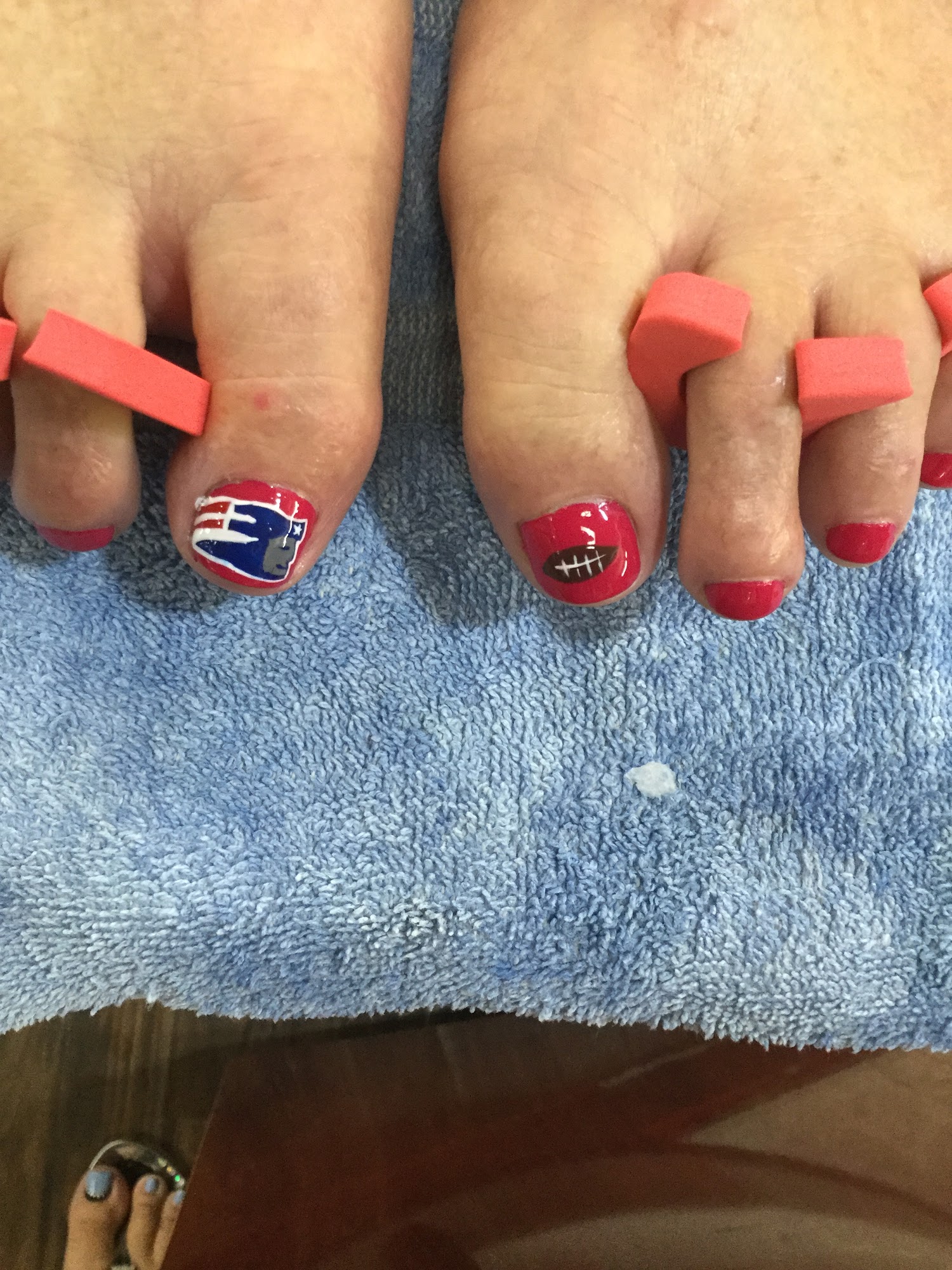Gel vs. SNS Dipping Powder Nails: Which Is Right for You?